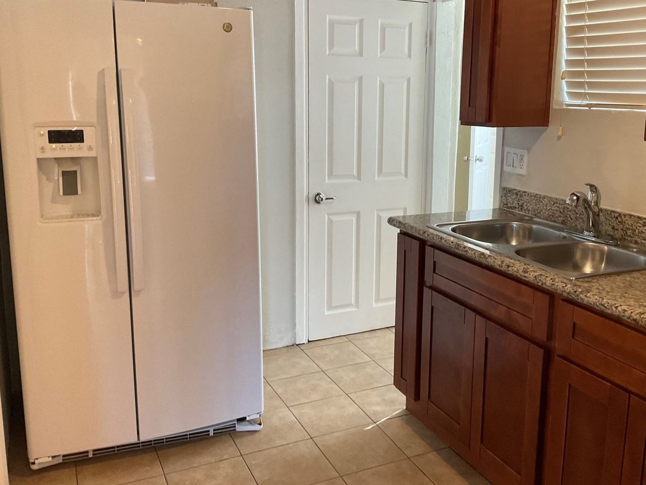 1125 E Broadway Rd - Photo 3 of 11