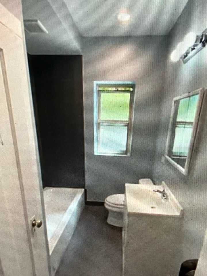 1138 West 78th Street #1 - Photo 4 of 7