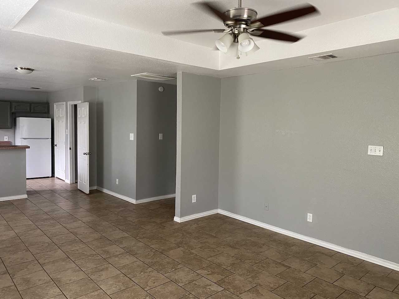 1707 Dawson St #1201 - Photo 5 of 28