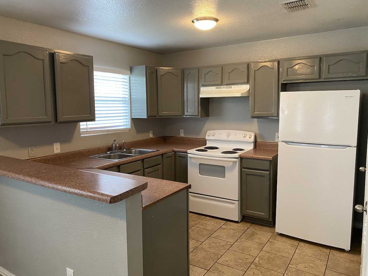 1707 Dawson St #1201 - Photo 6 of 28