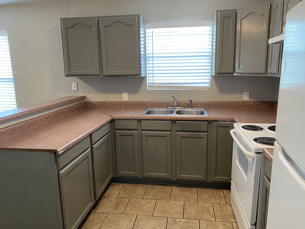 1707 Dawson St #1201 - Photo 7 of 28