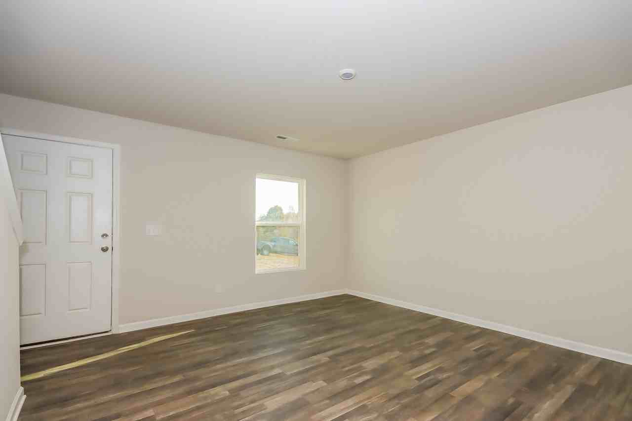 175 Four Andrews Dr - Photo 2 of 16