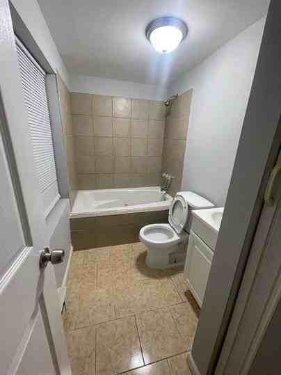 1422 Madison Ave - Photo 3 of 14