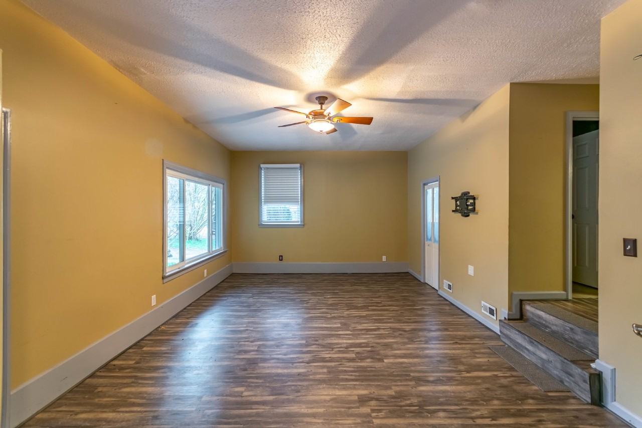 910 Preston Dr - Photo 6 of 15