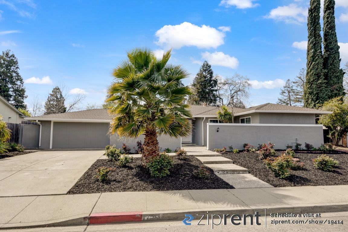 1399 Carriage Dr - Photo 2 of 23