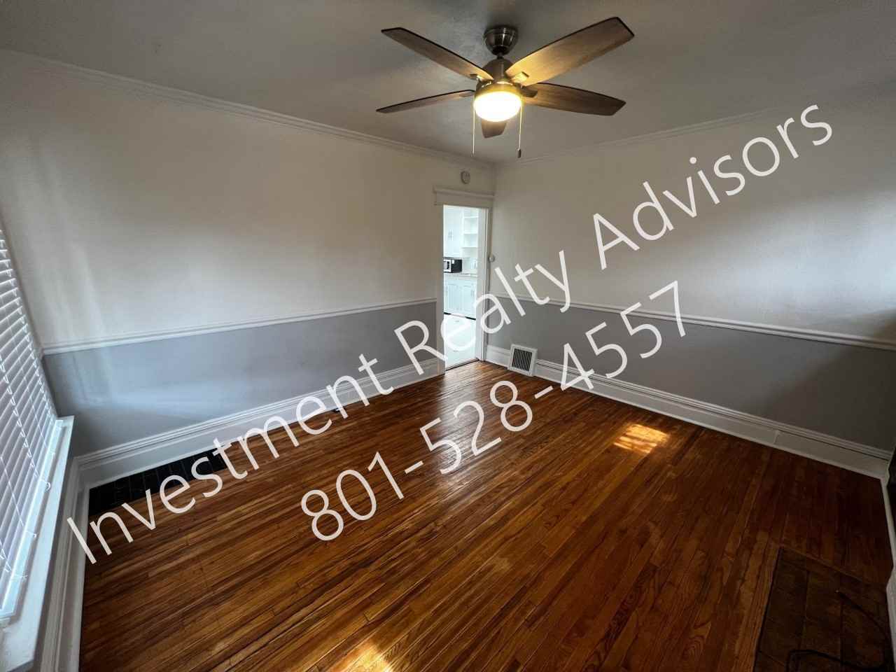 230 N Spencer Ct - Photo 2 of 8