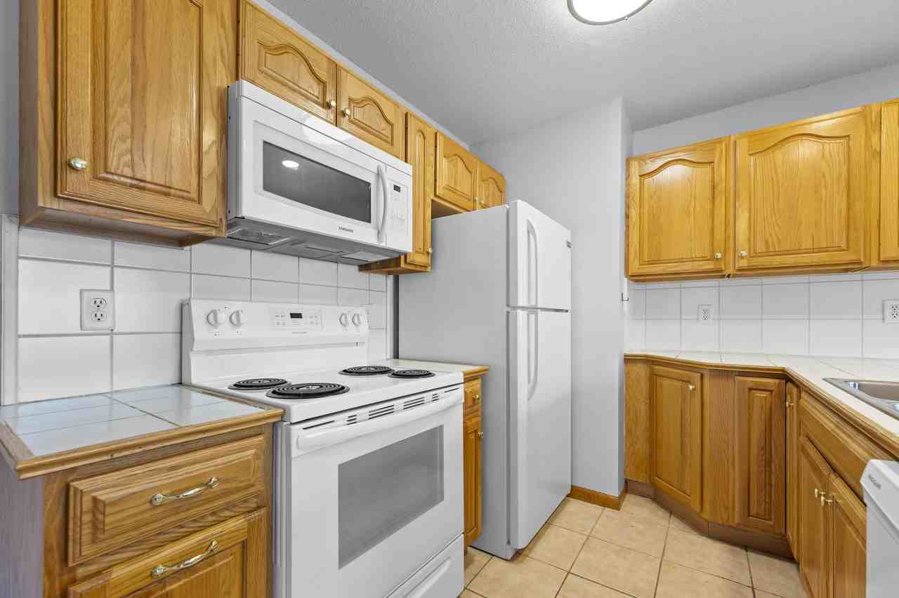 2433 Catskill Ct - Photo 2 of 19