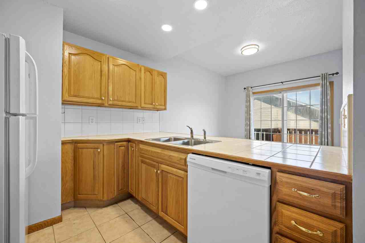 2433 Catskill Ct - Photo 3 of 19