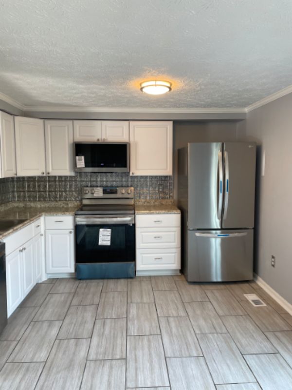 821 Angel Valley Ct - Photo 4 of 16