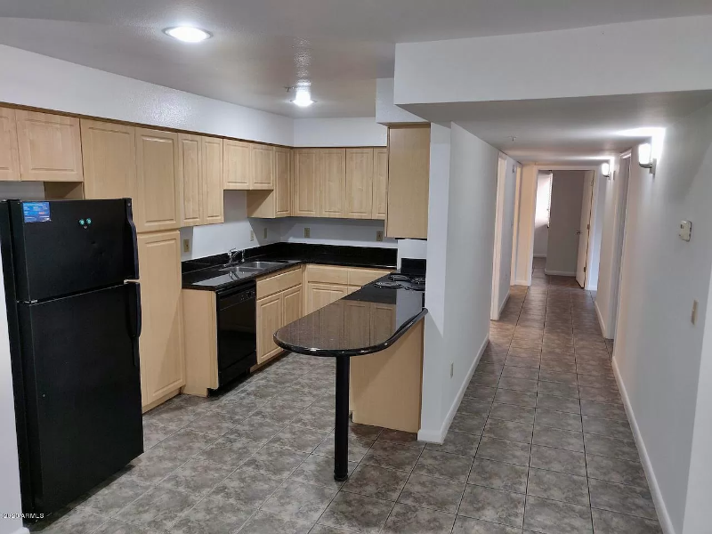 1005 E 8th St #1010 - Photo 3 of 22