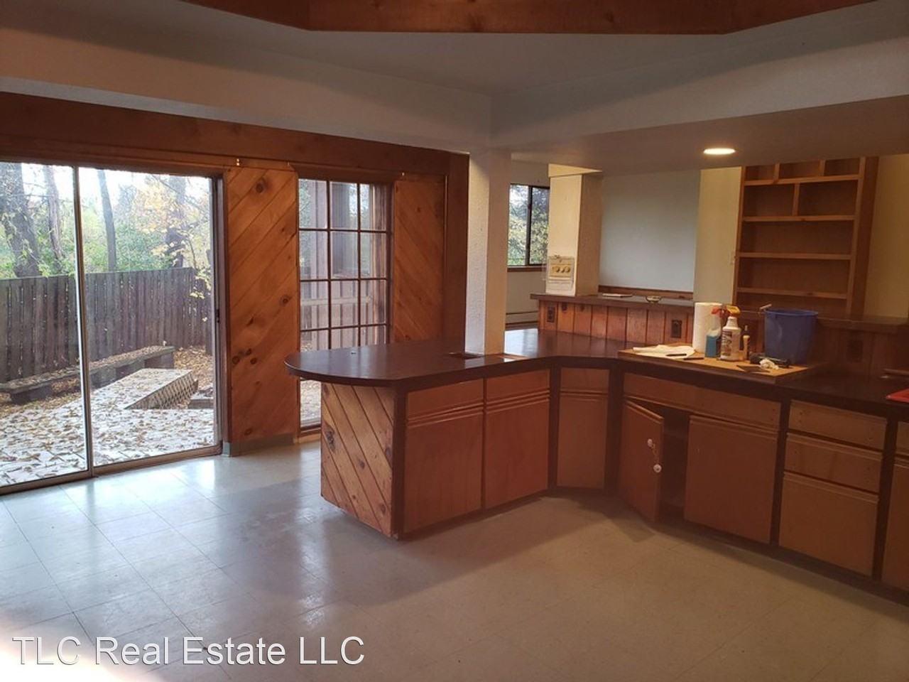 336 336 1/2 East Main - 336 1/2 East Main - Photo 2 of 12