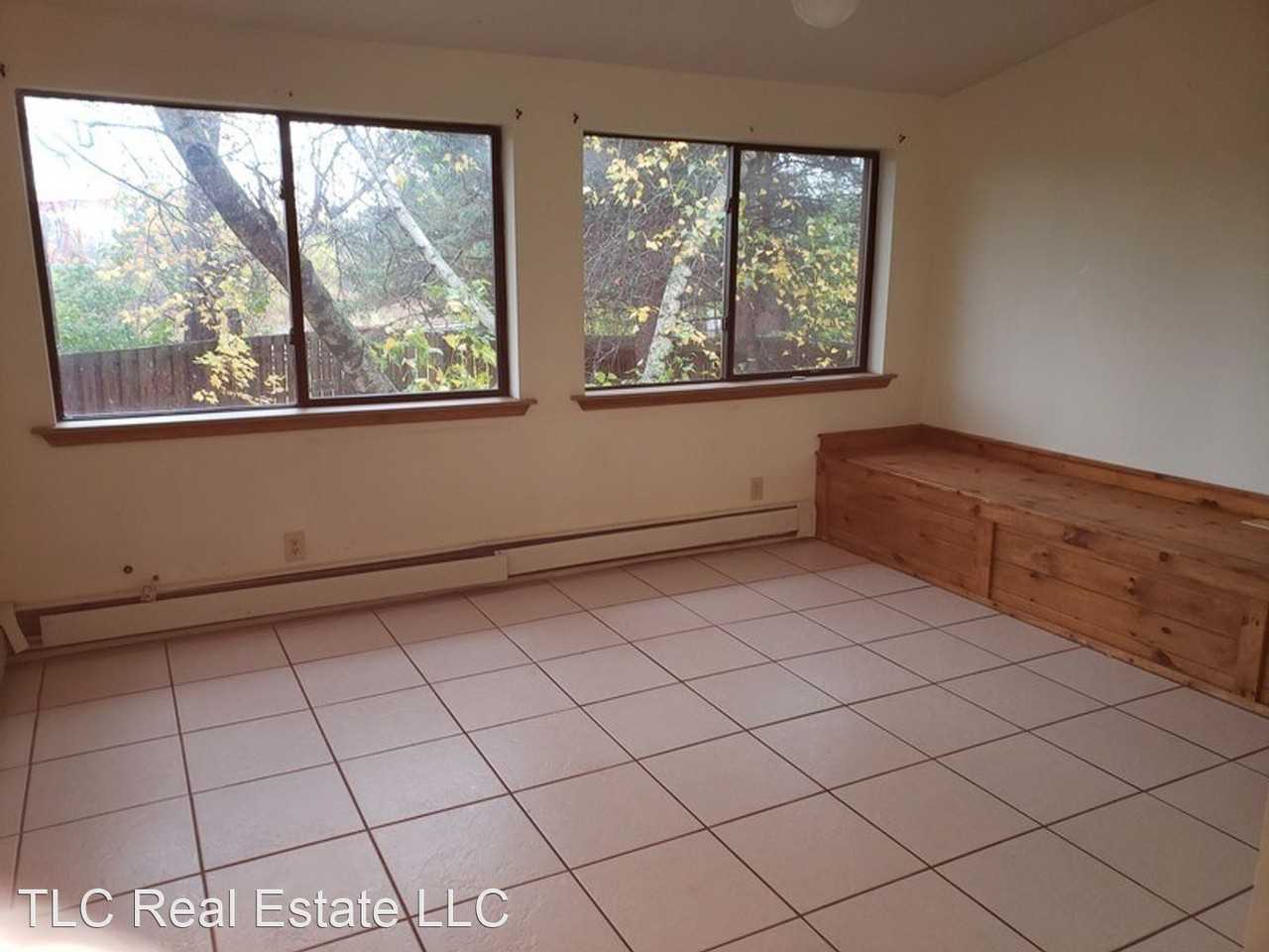 336 336 1/2 East Main - 336 1/2 East Main - Photo 3 of 12