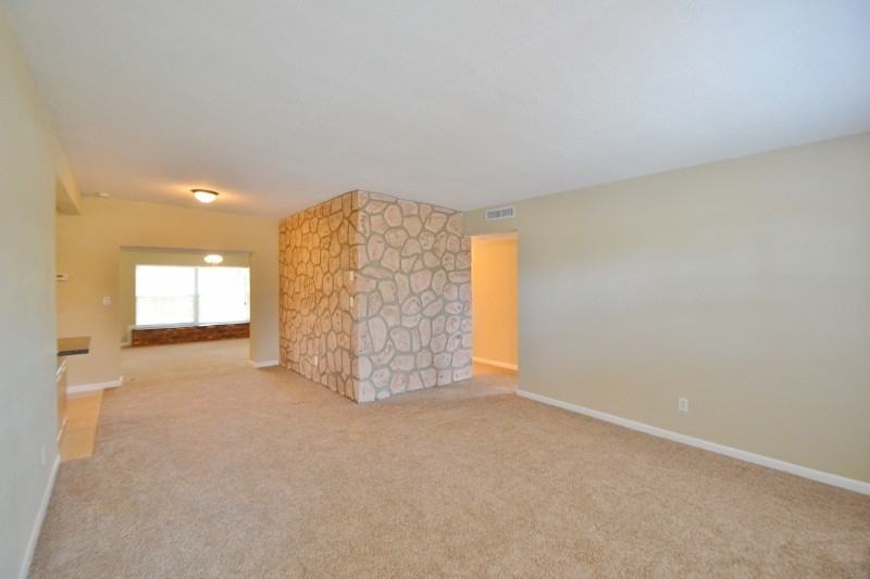 13789 Martinique Dr N - Photo 2 of 10