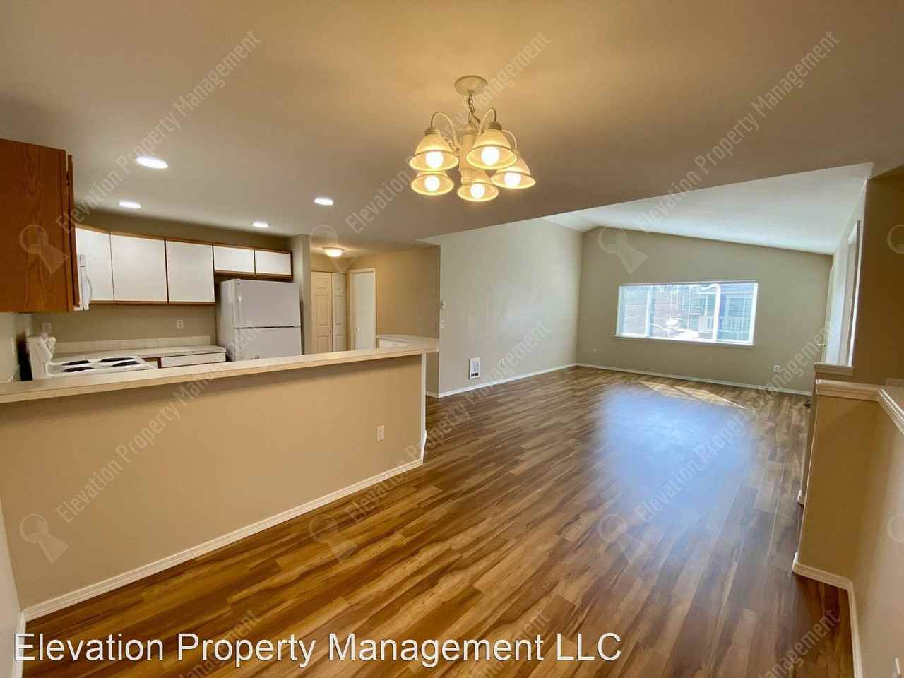 1933 SW Canyon Dr - Photo 3 of 18