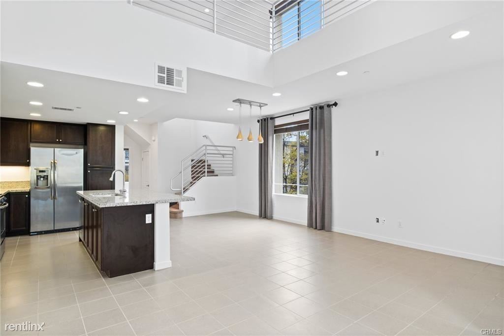 555 Rockefeller - Photo 3 of 10
