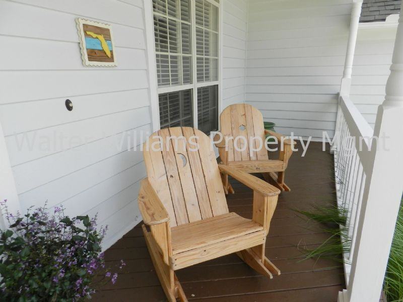 500 Turnberry Ln - Photo 3 of 25