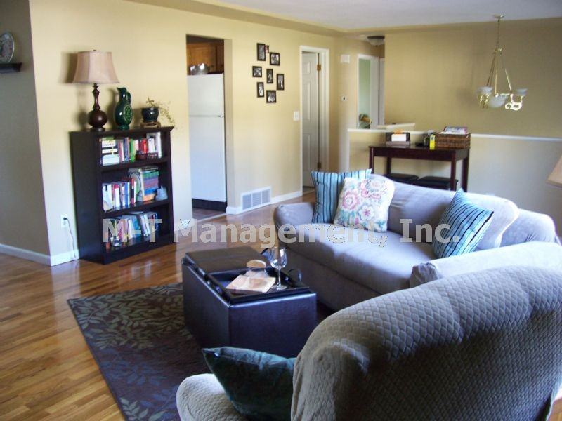 7231 N Fotheringham St - Photo 3 of 16