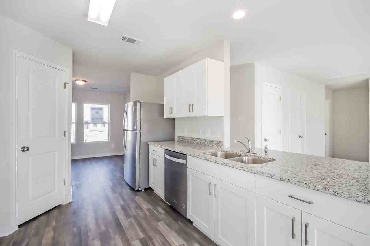 15819 Del Norte Dr - Photo 7 of 18