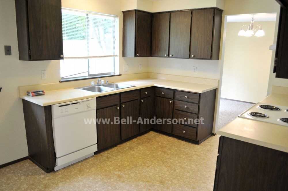 1820 Kirkland Ave SE - Photo 3 of 15