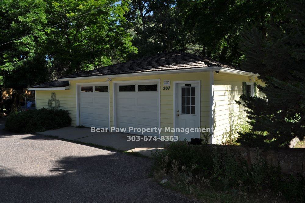 307 Spring St - Photo 2 of 24