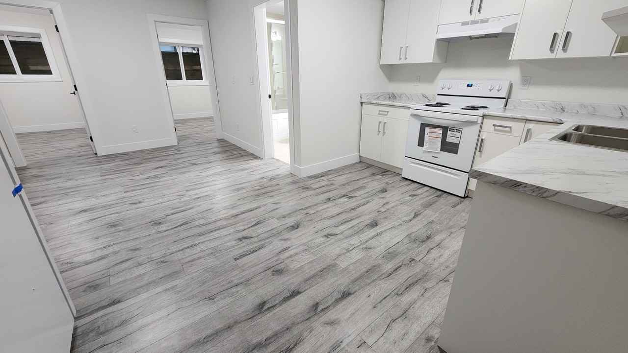 36739 Dianne Brook Avenue - Photo 3 of 11