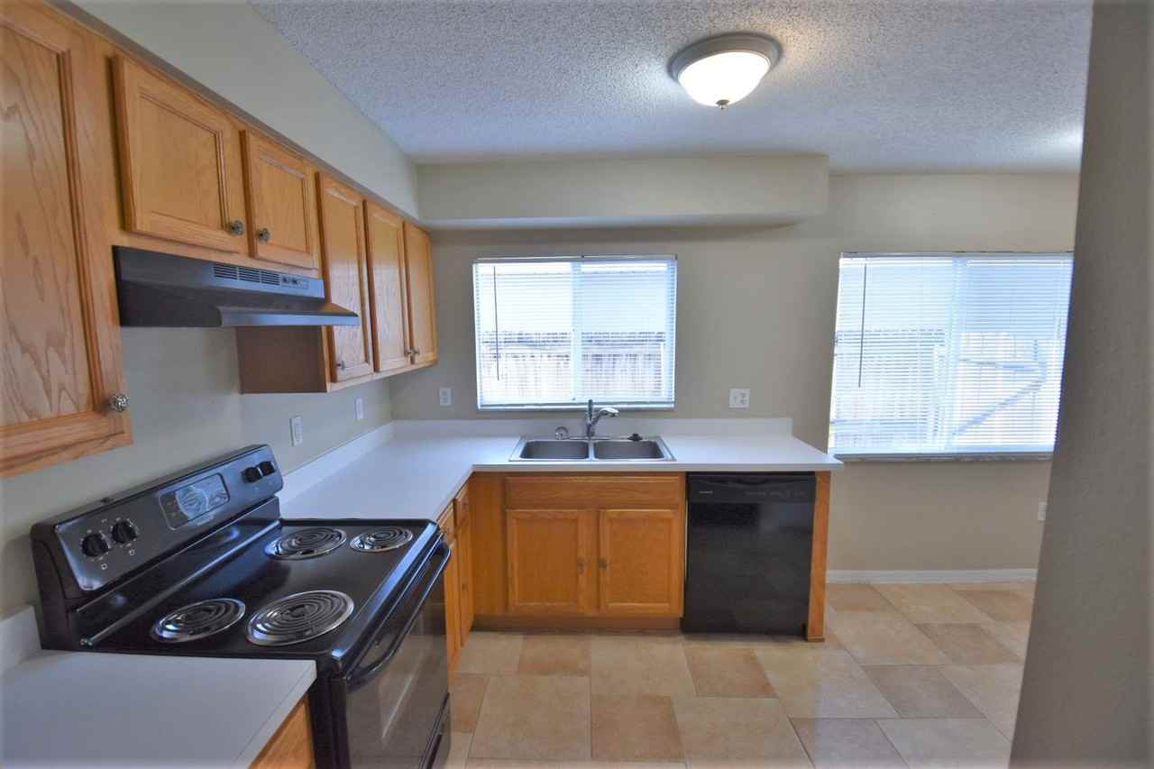 6338 Chapel Pines Blvd - Photo 3 of 16