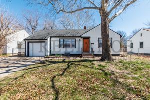 featured image of 1562 N Floberta Rd
