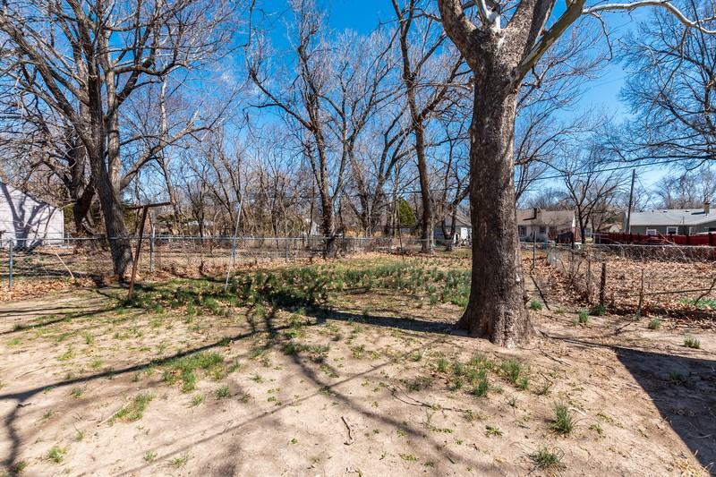 1562 N Floberta Rd - Photo 4 of 21