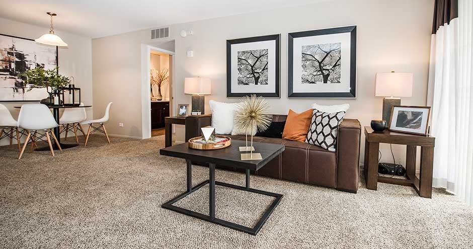 Martin's Point Apartment - Photo 7 of 38