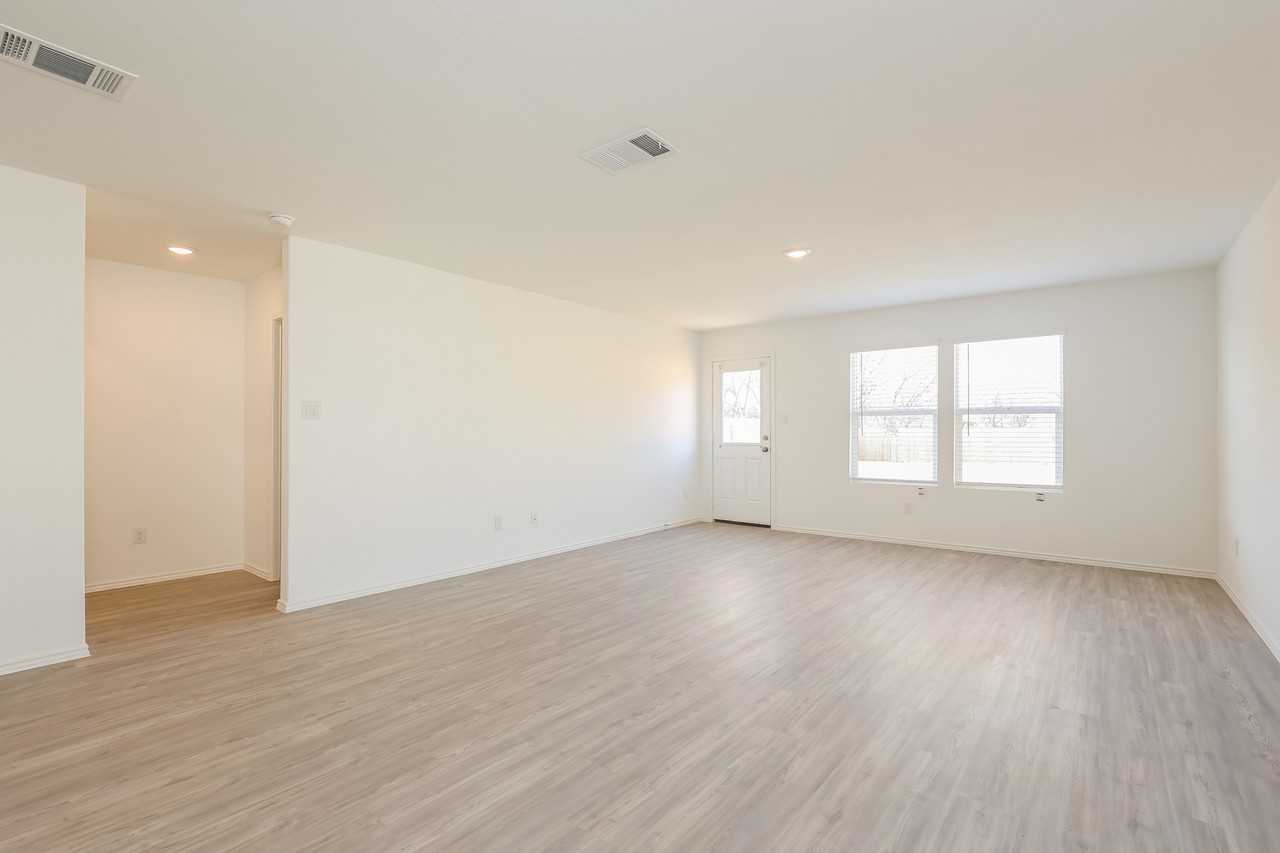 2714 Robles St - Photo 2 of 13