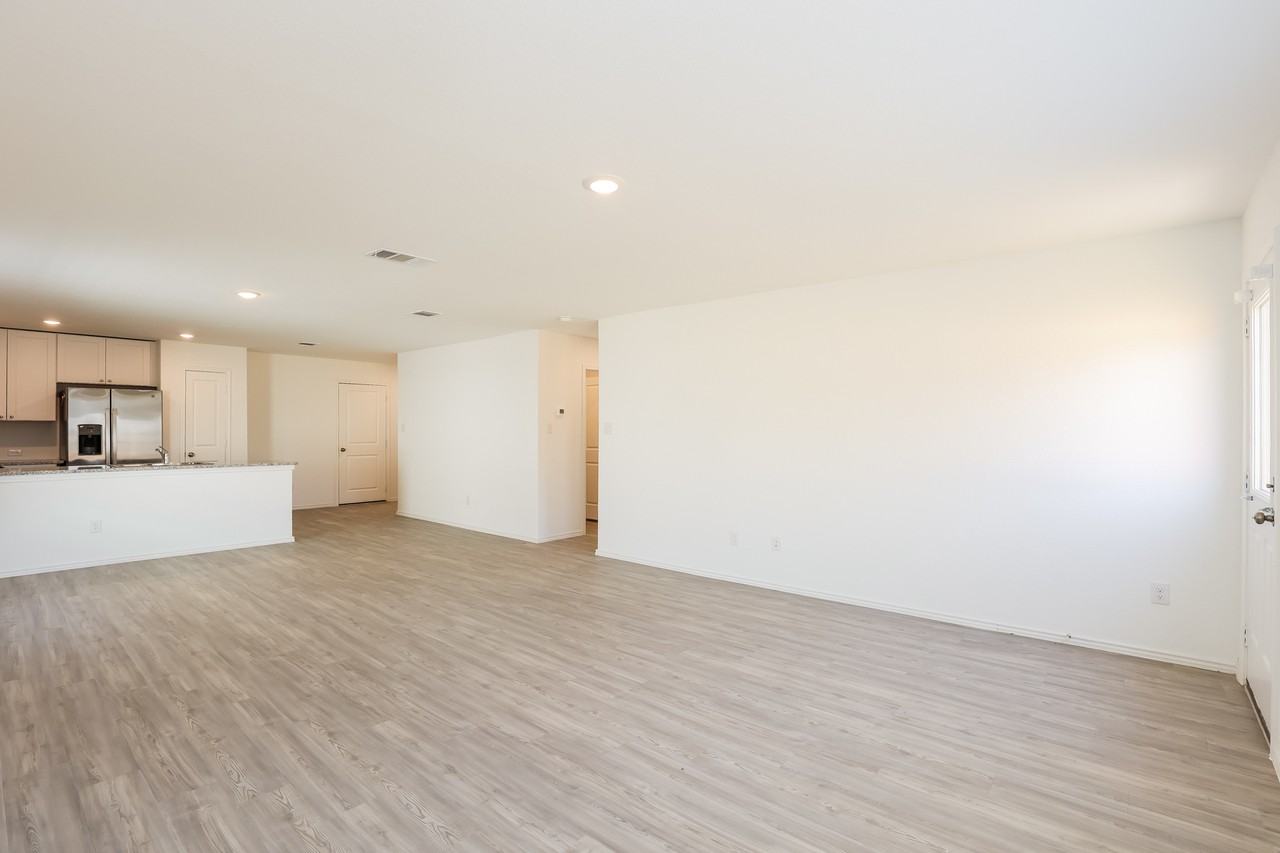 2714 Robles St - Photo 3 of 13