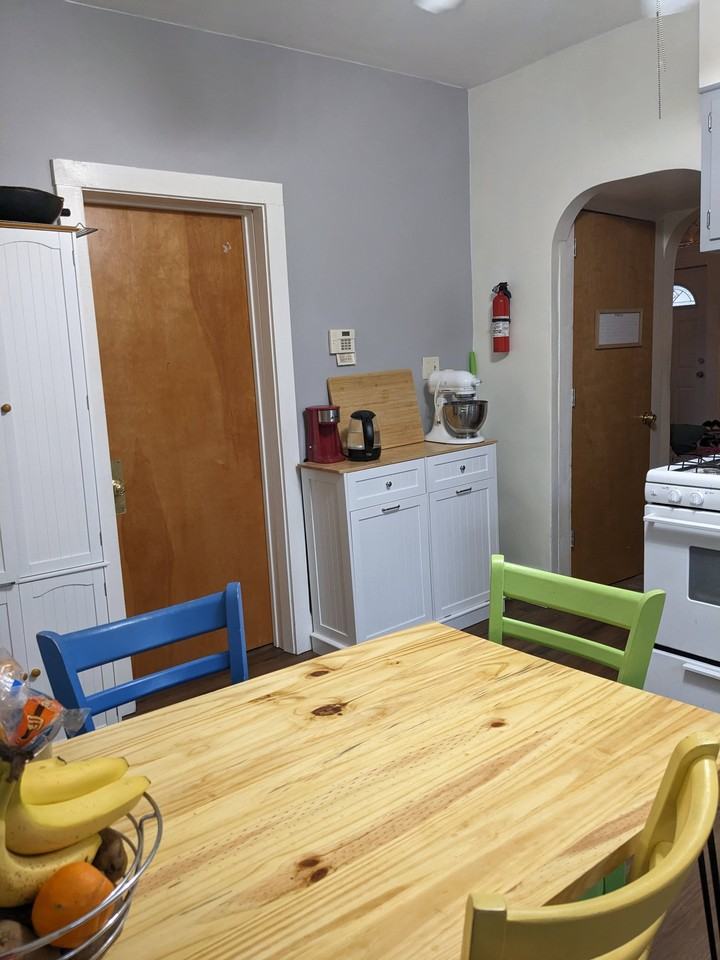 492 Crouse St - Photo 7 of 8