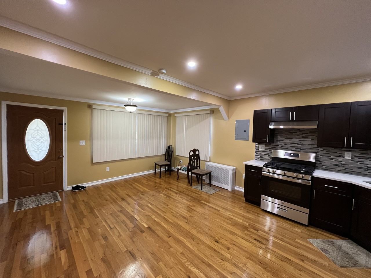 148 148 14 87th Ave #2 - Photo 3 of 7