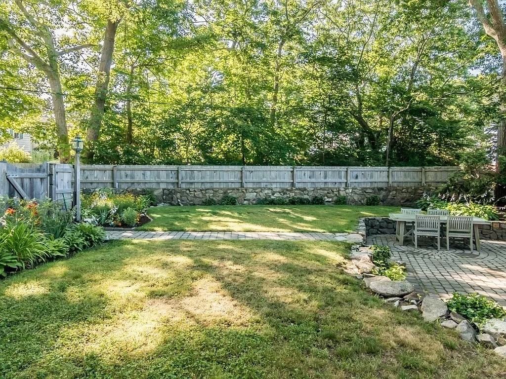 4 Pooles Ter - Photo 3 of 16