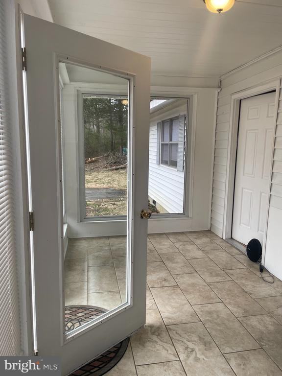 710 Annapolis Dr - Photo 2 of 13