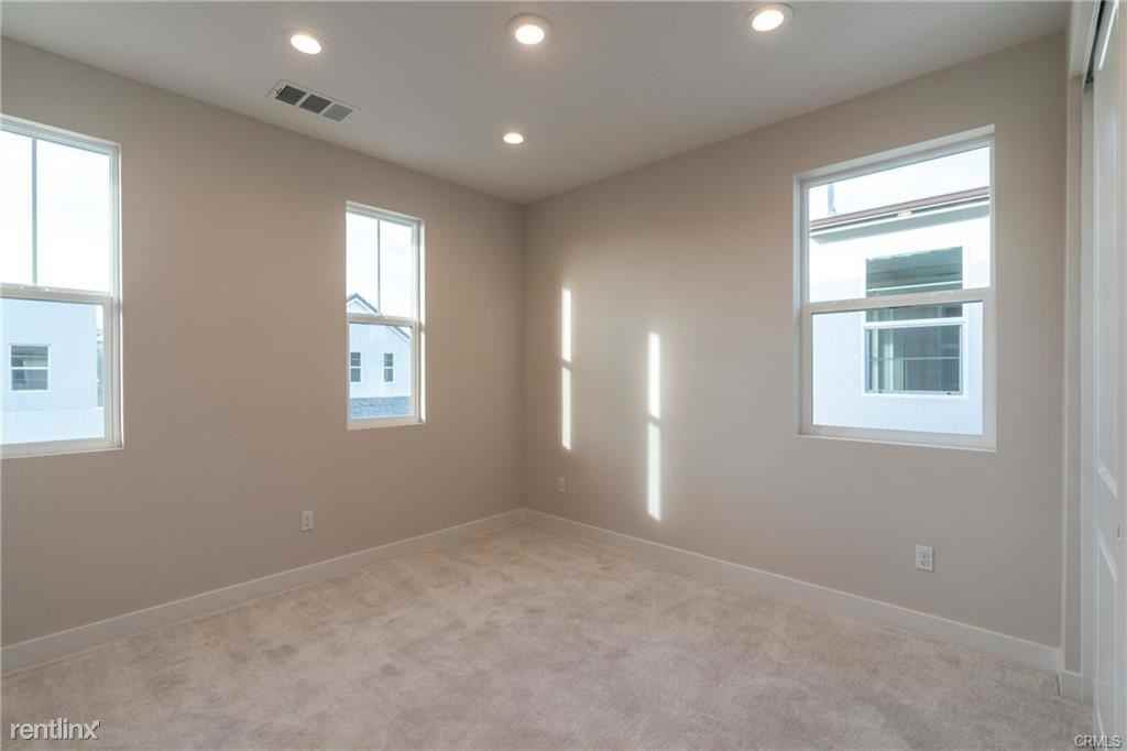 210 Pin Ln - Photo 2 of 10