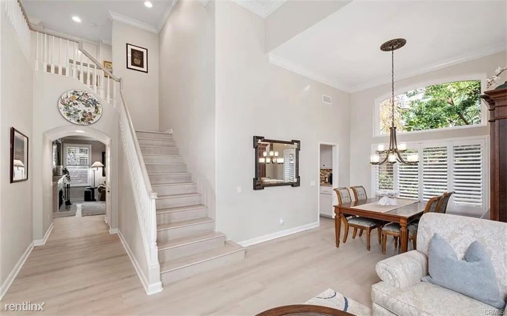 12 Larkspur Dr - Photo 3 of 10