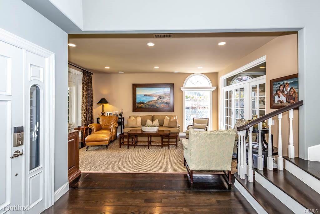 24271 Cascades Dr - Photo 2 of 12