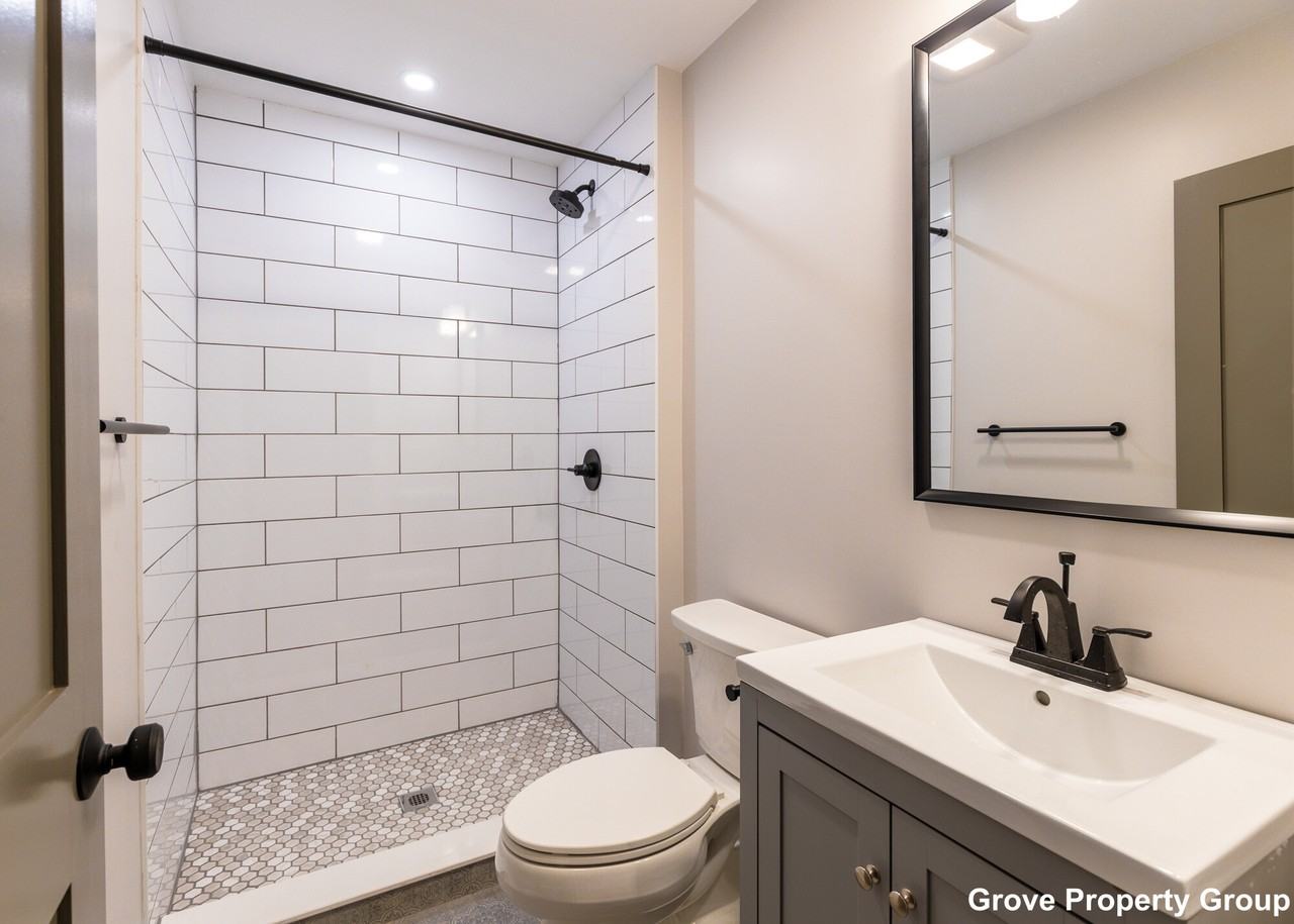 206 L St #2 - Photo 3 of 15