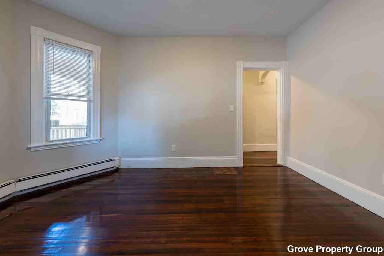 717 E 2nd St #2 - Photo 3 of 17