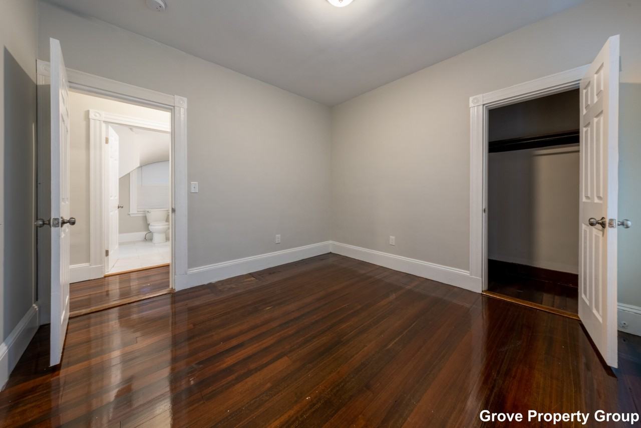 717 E 2nd St #2 - Photo 7 of 17