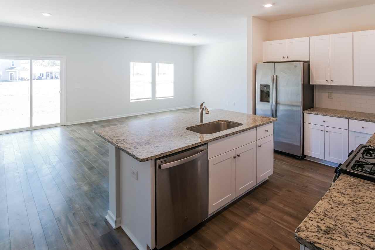 708 Watercliff Dr - Photo 7 of 19