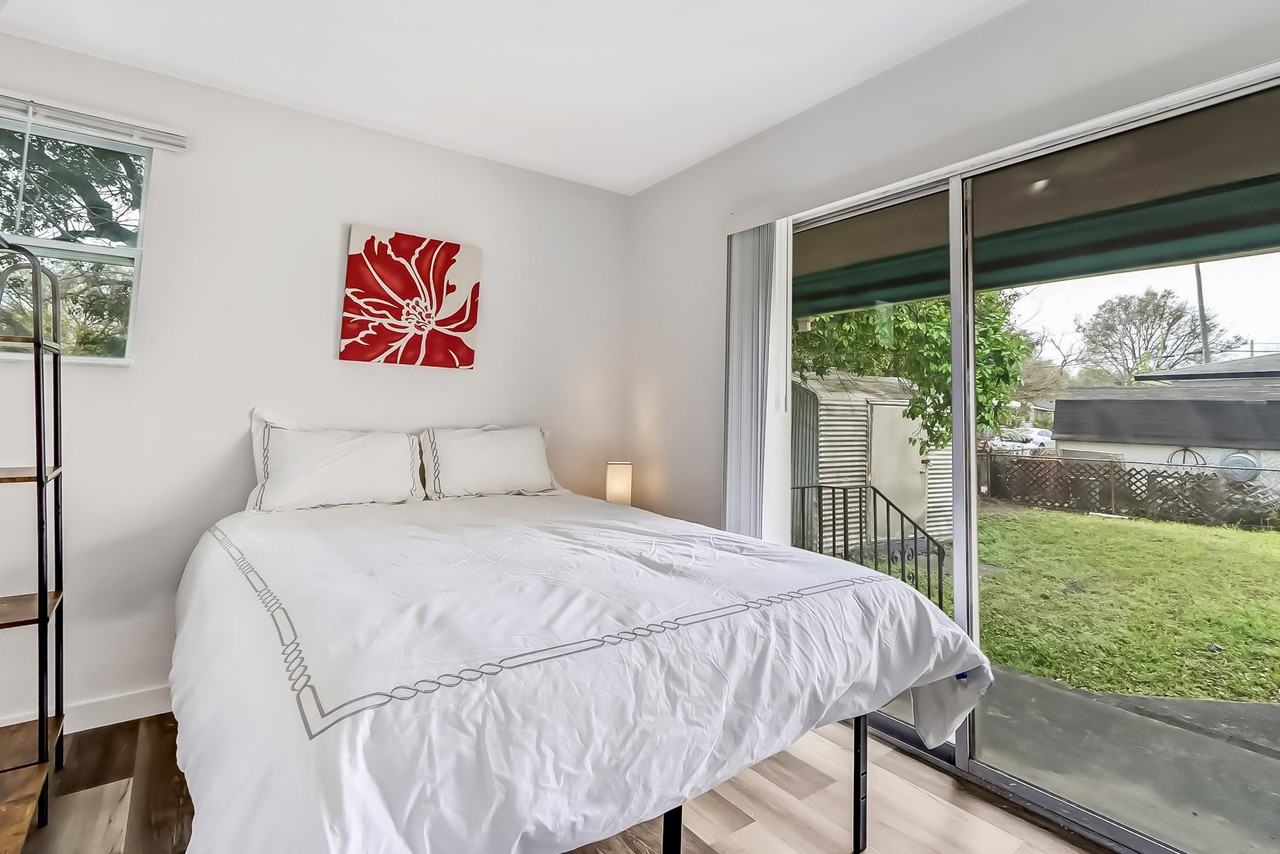 College Cir N - Photo 7 of 10