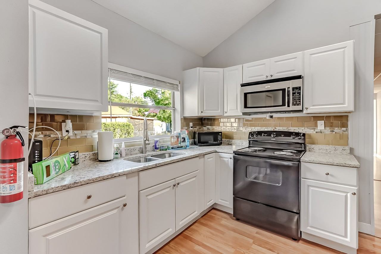 W 22nd St - Photo 3 of 8