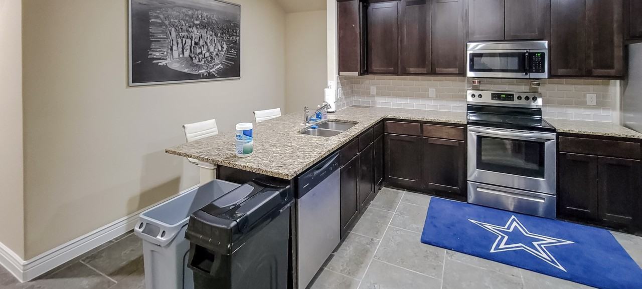 Stella St - Photo 5 of 18