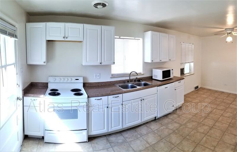 25 S Jackson St - Photo 2 of 10