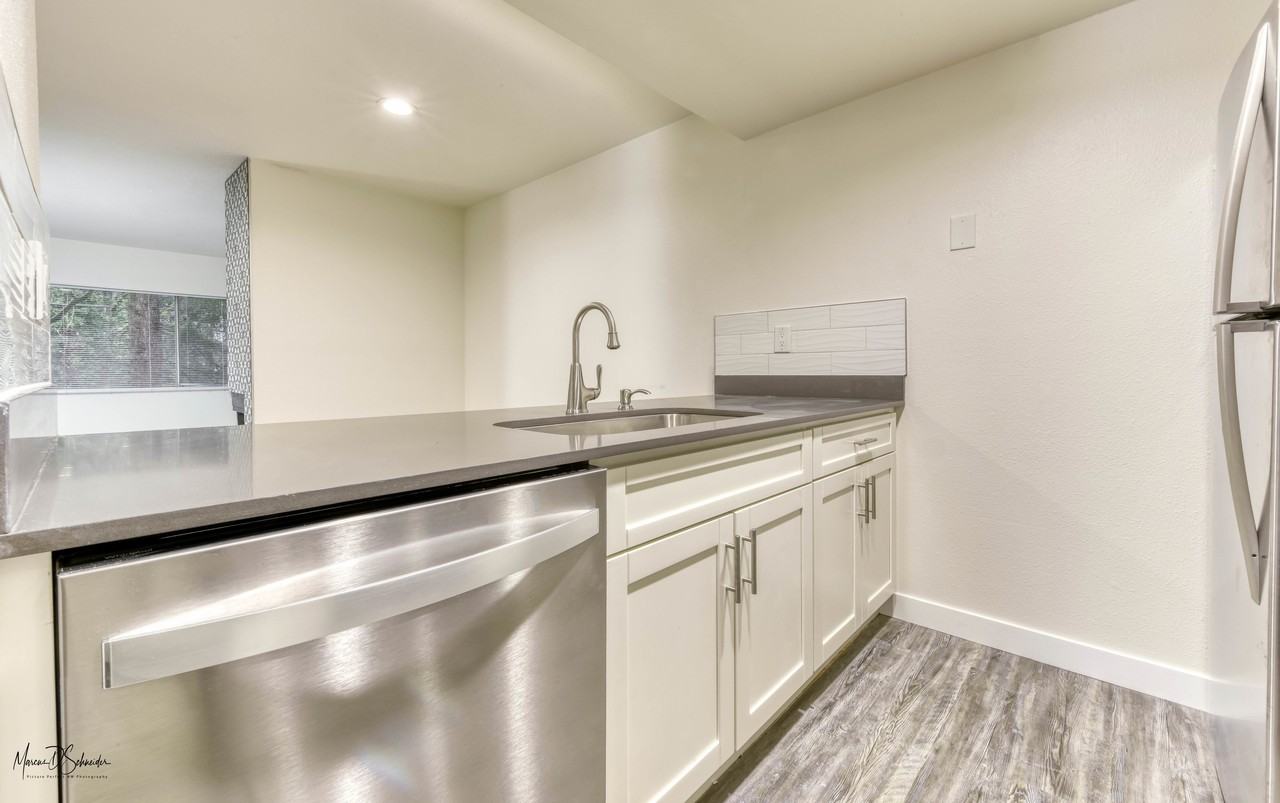 The Peaks - Photo 2 of 16