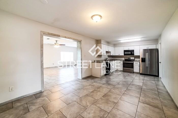 9920 N 73rd Ave - Photo 3 of 15