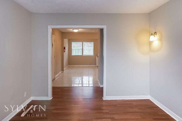 450 Fairburn Rd Nw - Photo 3 of 14