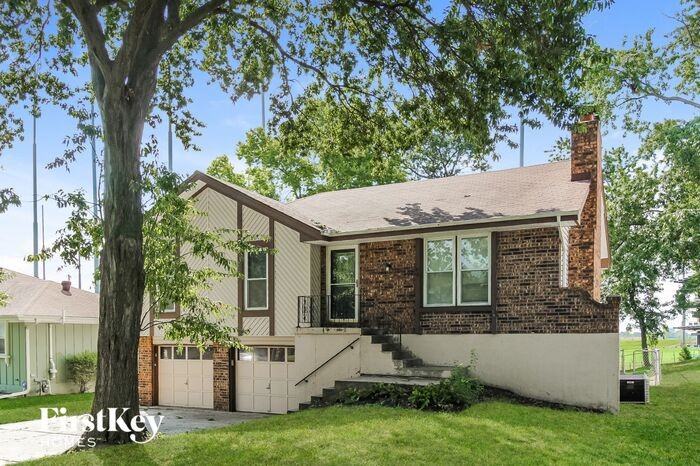 515 Nw 87th Ter - Photo 2 of 15